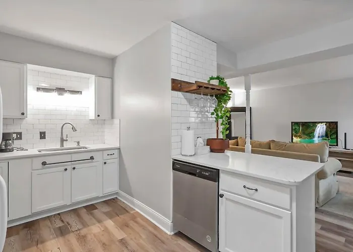 German Village Hidden Gem - 3 Bedroom Parking L Value